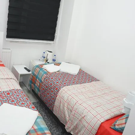 Trio Yenikapi Old 3*