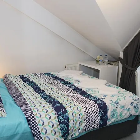 Trio Yenikapi Old 3*